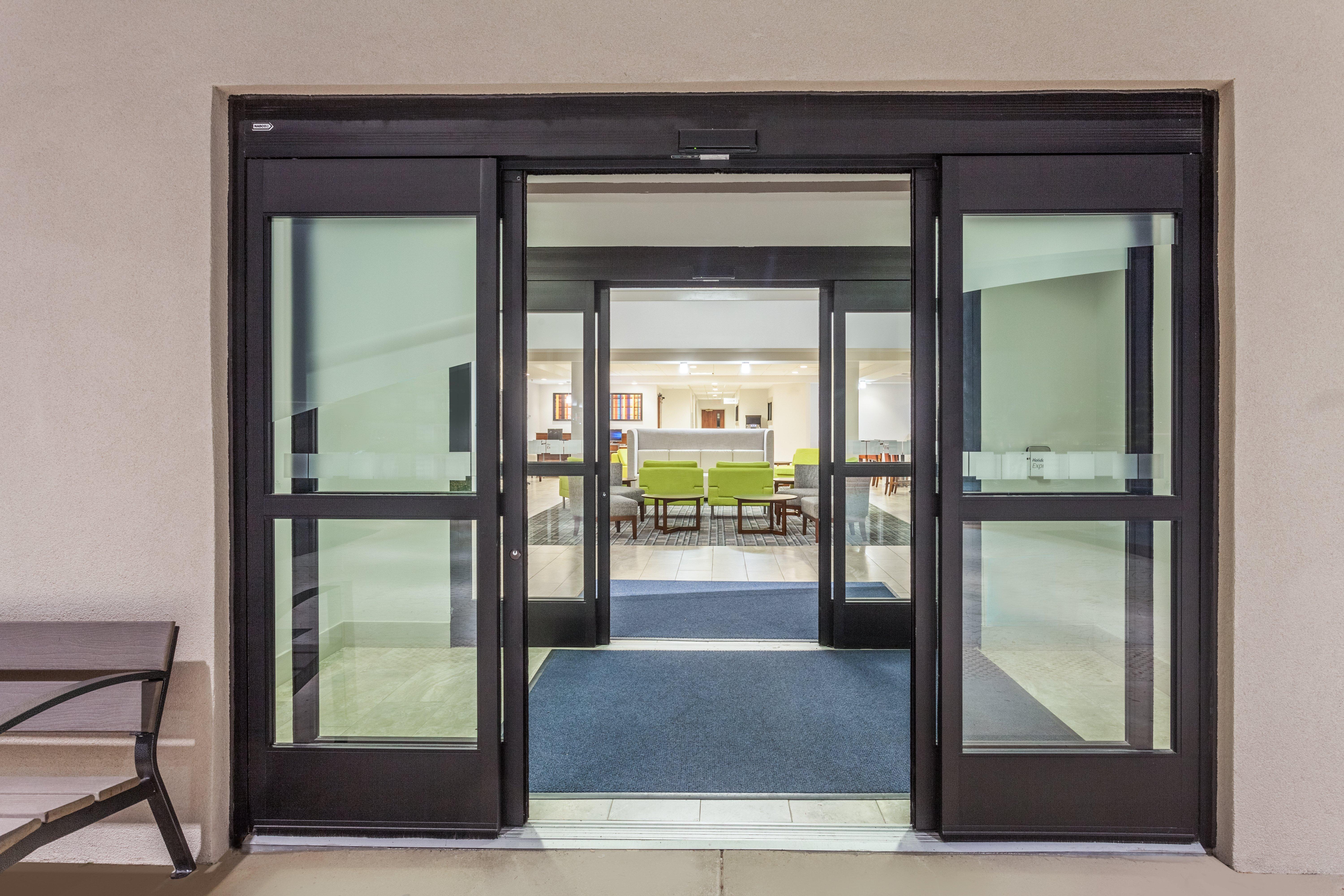 Holiday Inn Express & Suites Augusta West - Ft Gordon Area By Ihg Ngoại thất bức ảnh